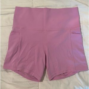 Athleta salutation stash short. 5in length